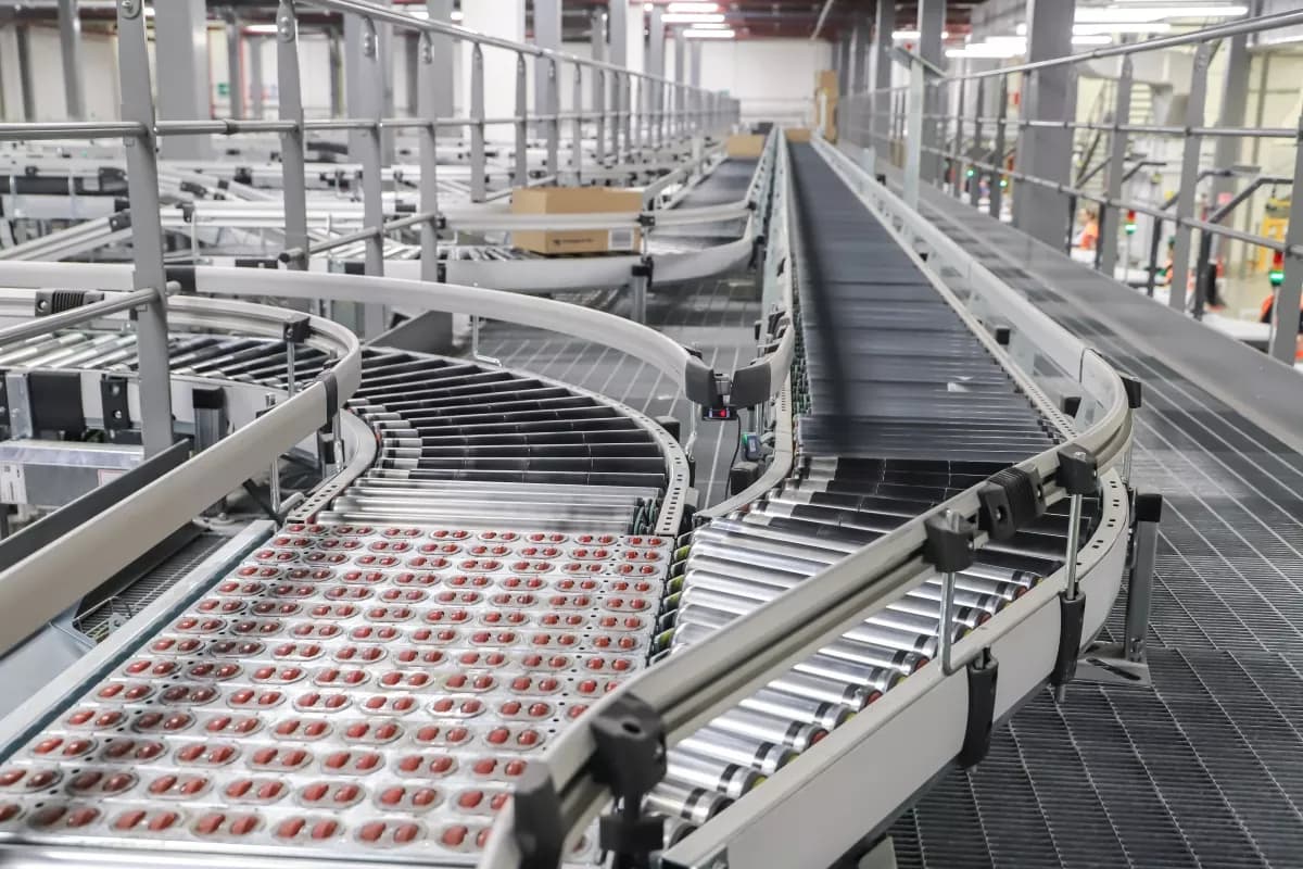 Conveyor Systems: The Backbone of Modern Warehousing