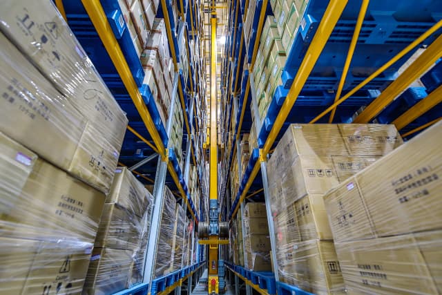 Smarter Warehousing with Advanced Automation